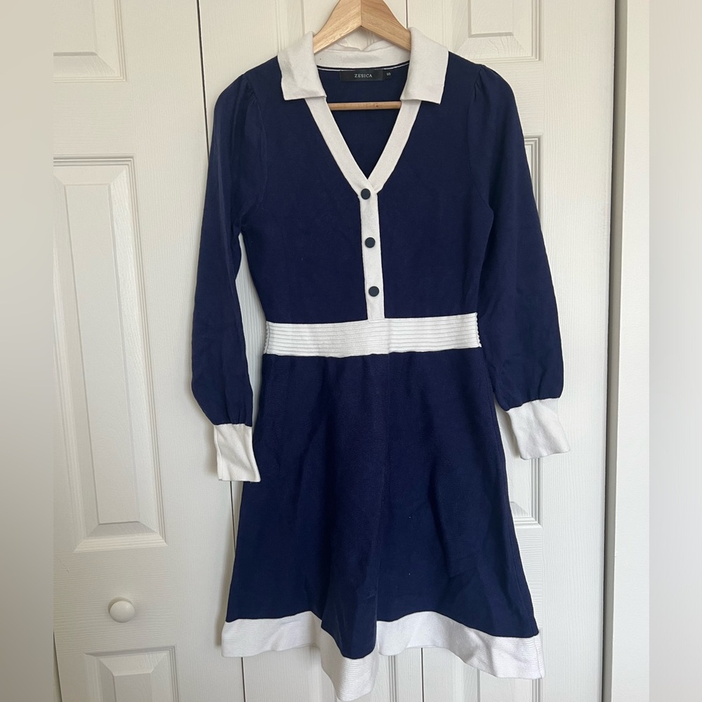 Zesica Navy and White V-Neck Sweater dress size small long sleeve